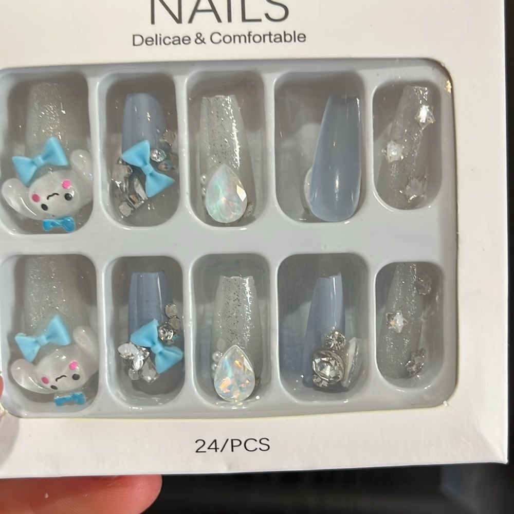 Sanrio Kawaii Jade Dog Press-On Nails Rhinestones 3D Reusable Medium Almond NWT - Picture 10 of 10